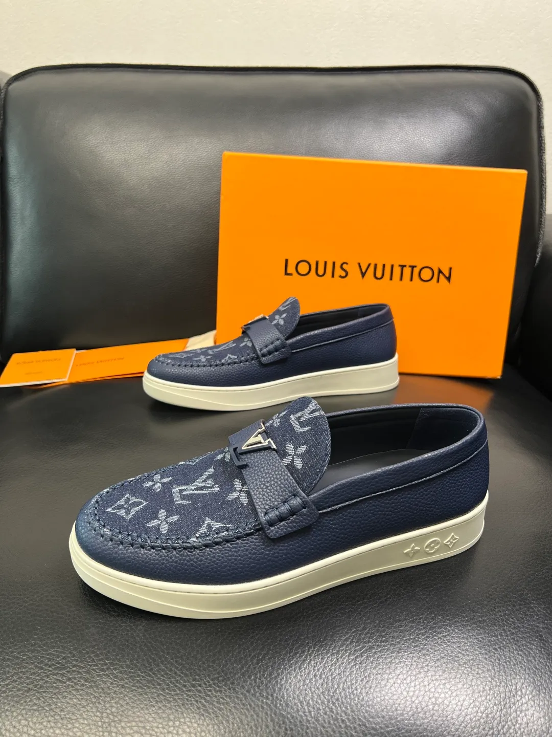 Men's shoes 💰720 Lv high quality top crafts Louis Vuitton, sports sneakers counter synchronization, uppers imported from Italy, high quality splicing colorful complex crafts, imported mesh pads soft and comfortable, soles: original soles specially provided by the original factory, T men's shoes 💰U exclusive movable molded soles super comfortable, original factory single goods, code number 38-44 (customized 45)